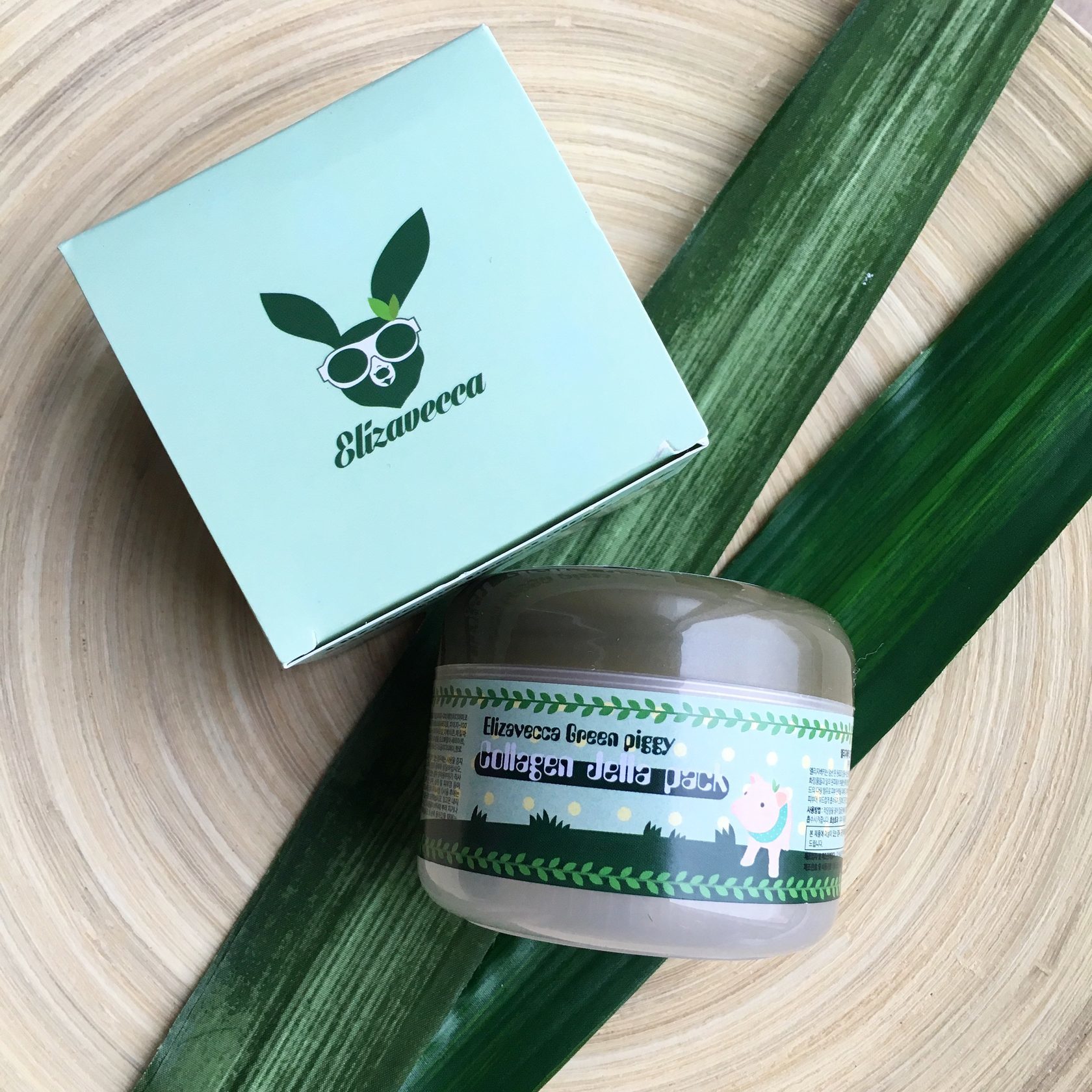 Натуральная Корейская зеленая коллагеновая маска для лица Elizavecca Green Piggy Collagen Jella Pack купить в Москве и Московской области. корея